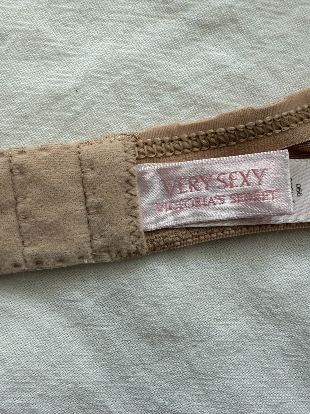 Victoria’s Secret Strapless Nude Bra - Picture 6 of 7